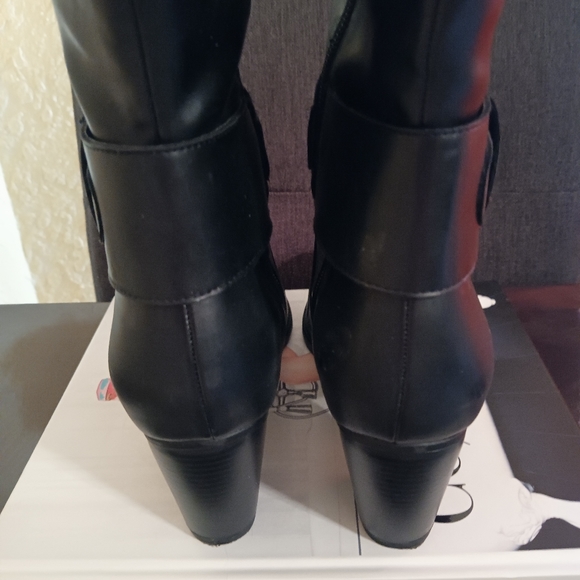 Black  knee high boots size 9.5 - Picture 3 of 7
